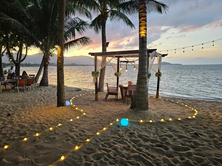 Romantic seating (paid service)