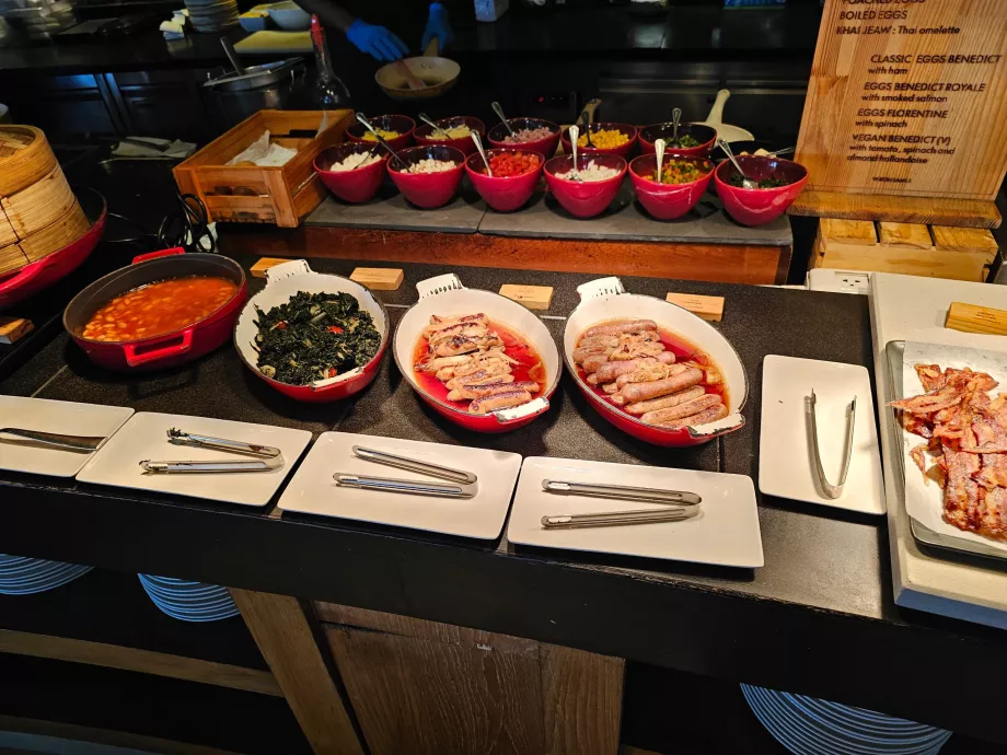 Breakfast - hot cuisine