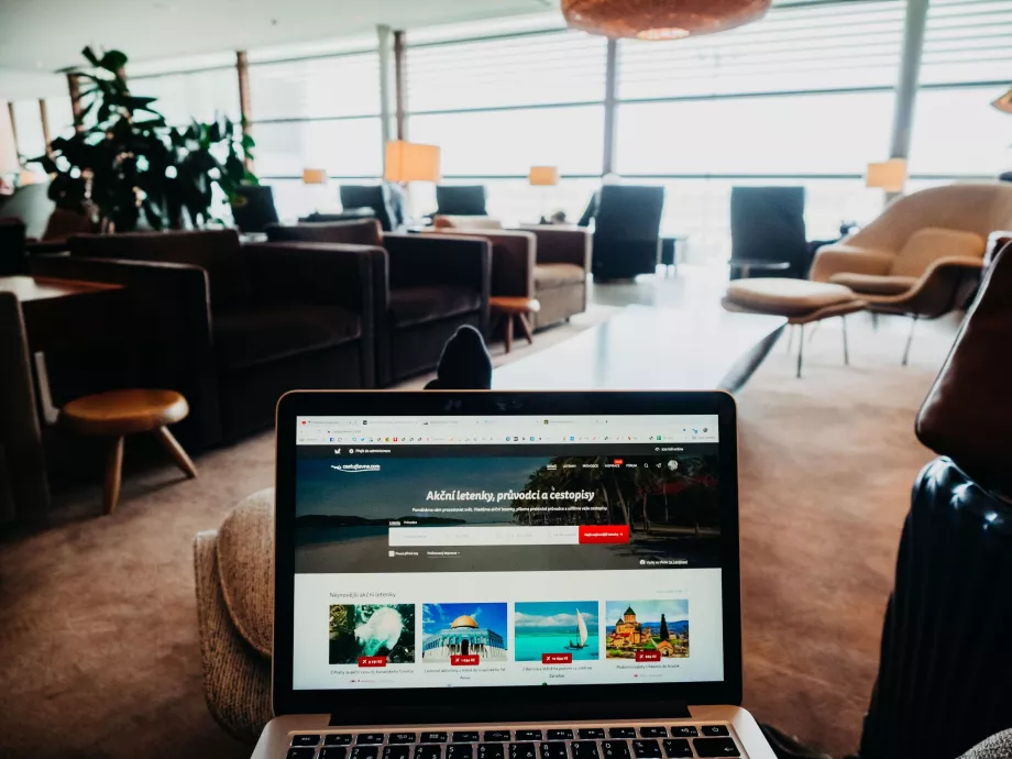 Relax in the Cathay LHR T3 Lounge