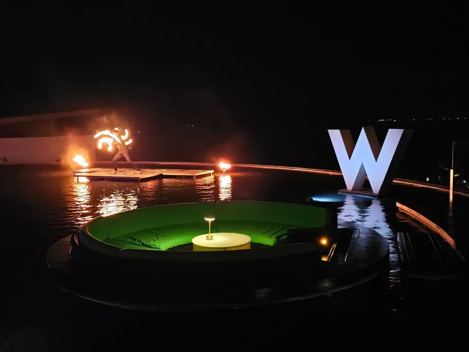 Fire show at WooBar