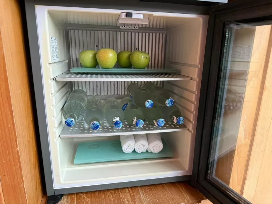 Free water, towels and apples in the gym