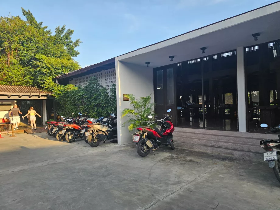 Scooter parking in front of the reception