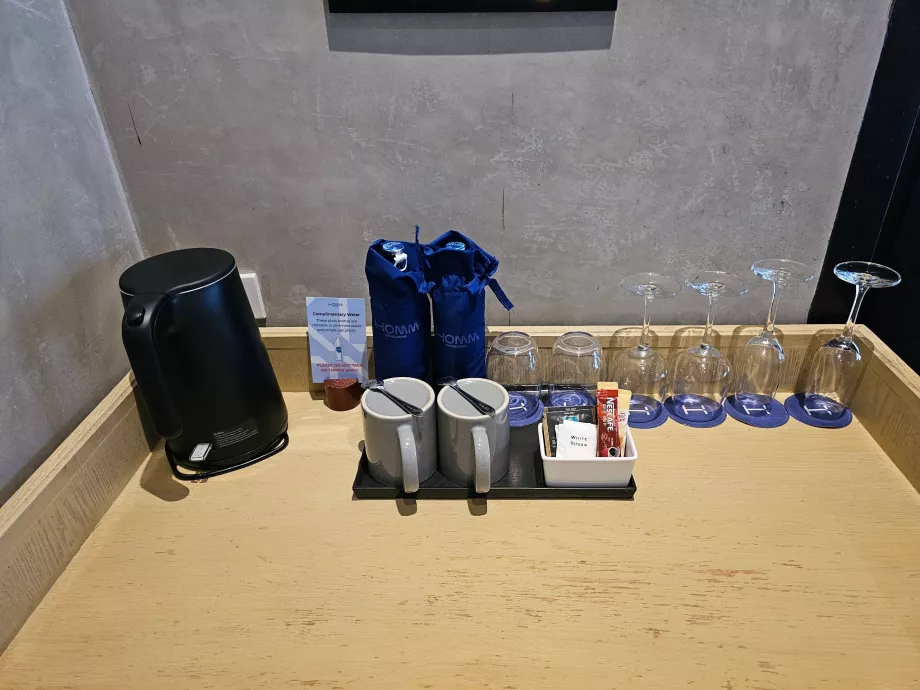 Free water and instant coffee/tea