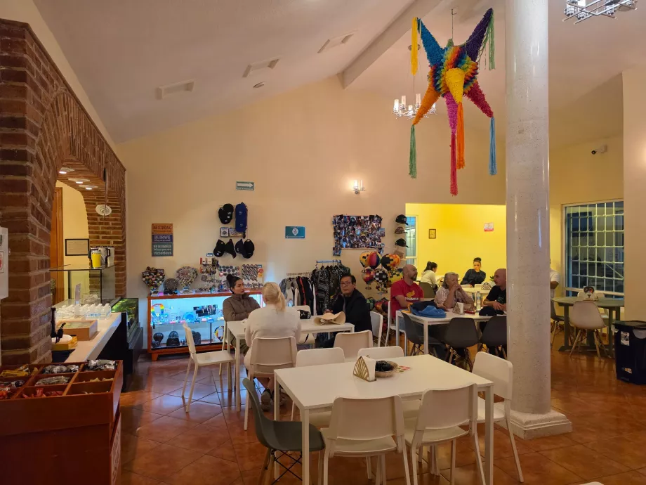 Reception and dining room before departure