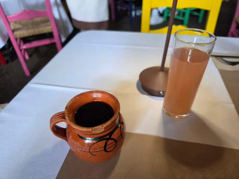 Cafe do Olla and juice of the day
