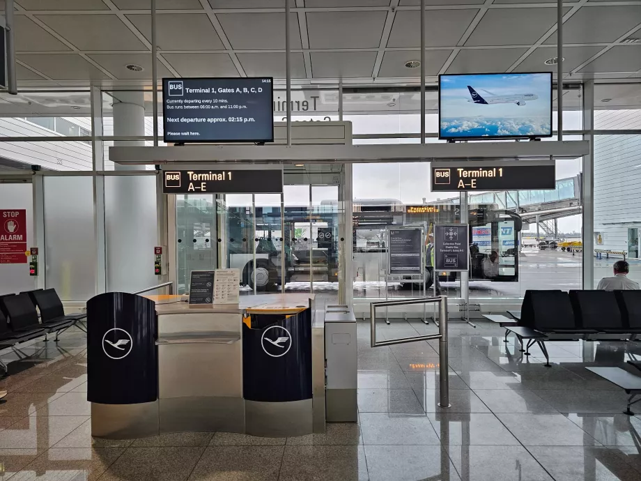 Shuttle transit bus between terminals 1 and 2