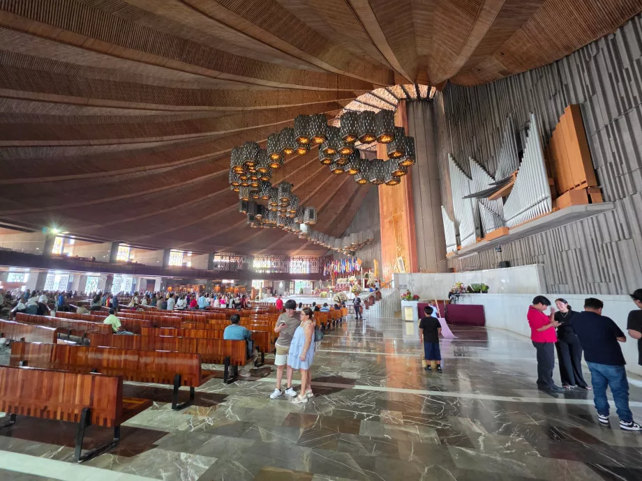 Interior - Basilica Guadalupe