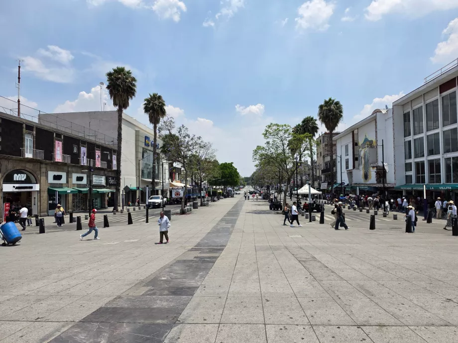 Calzada de Guadalupe pedestrian zone