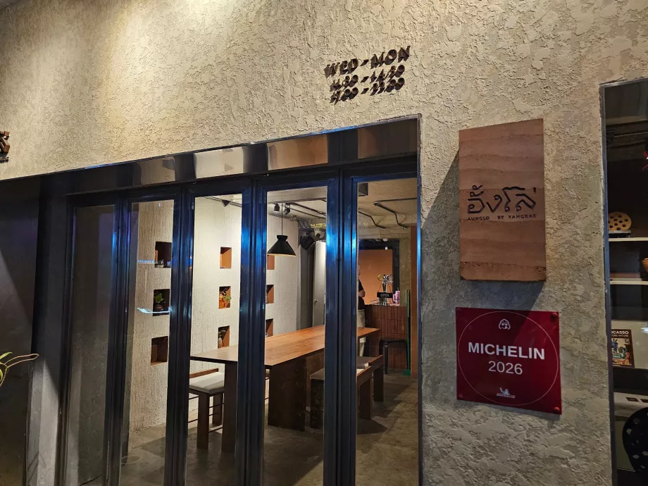 Aunglo - Michelin plaque