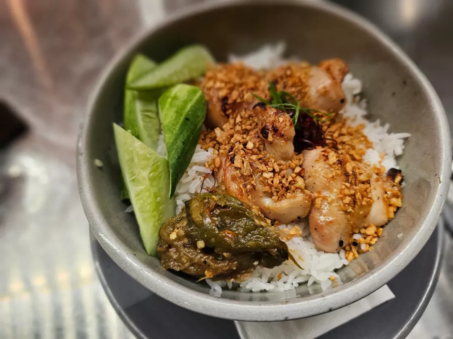 Aunglo - main course