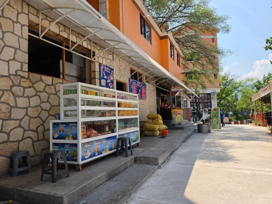 Restaurants and refreshments