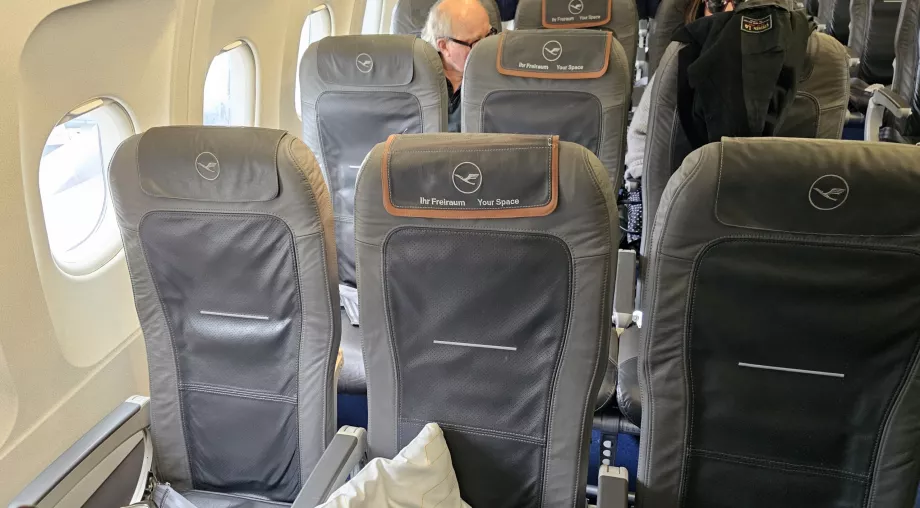 Business class seats, Airbus A319
