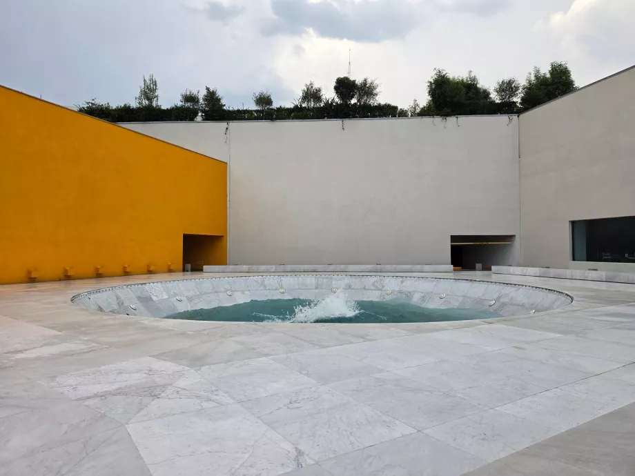Fountain in front of the hotel