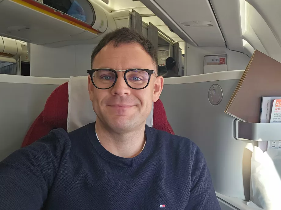 Me in business class on Hainan Airlines
