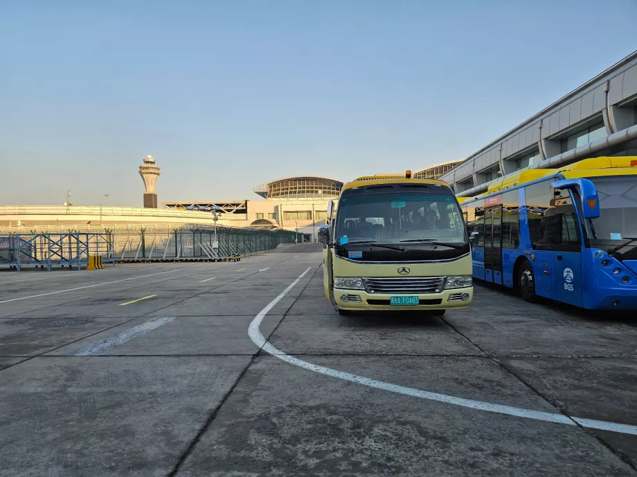 Bus transfer to the plane