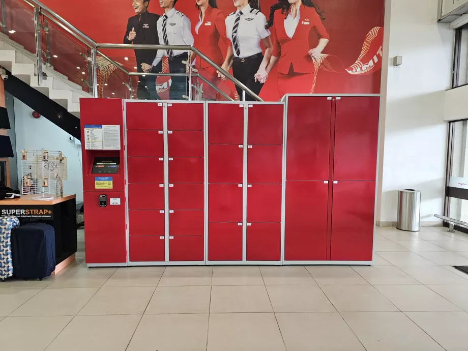 Lockers for luggage storage