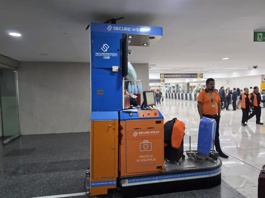Luggage wrapping