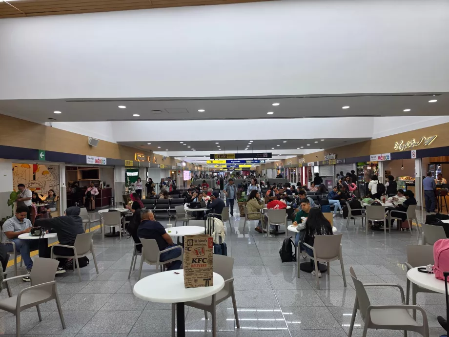 Food Court, transit area, Terminal 1