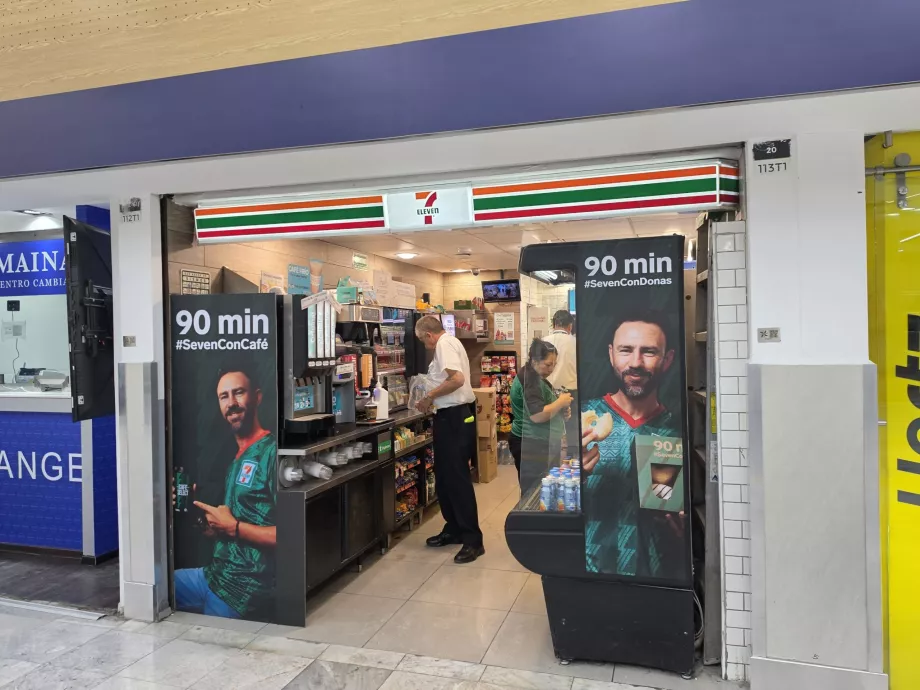 7-Eleven in the arrivals hall