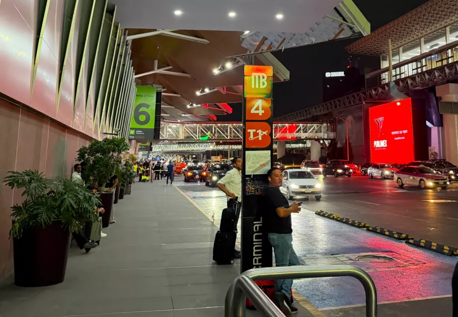 City bus stop towards the city centre