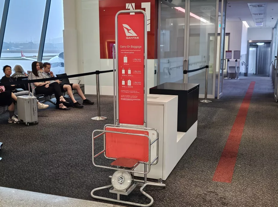 Hand luggage template