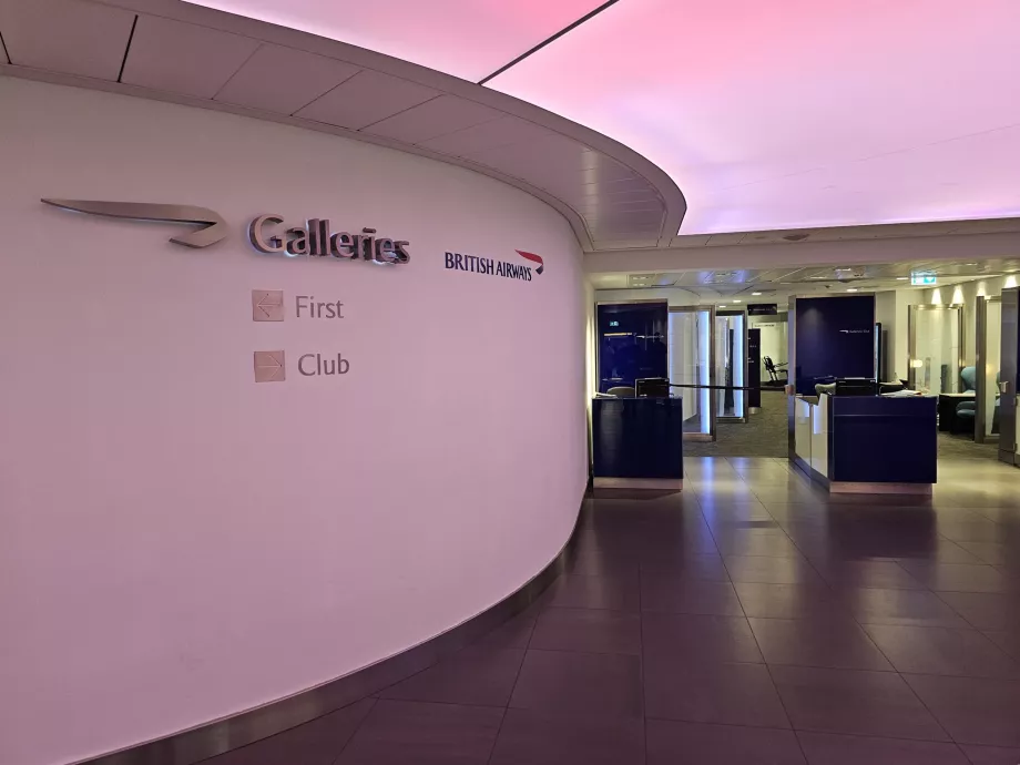 Reception and lobby lounge