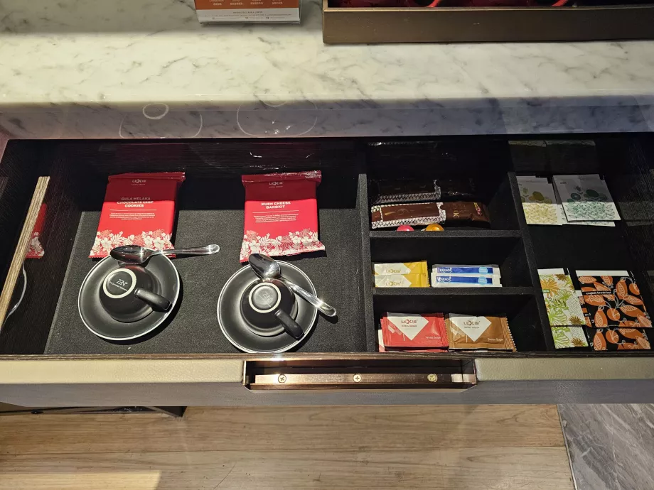 Teas, sugars and biscuits