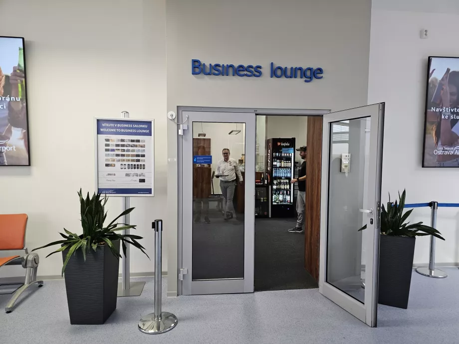 Entrance to the lounge