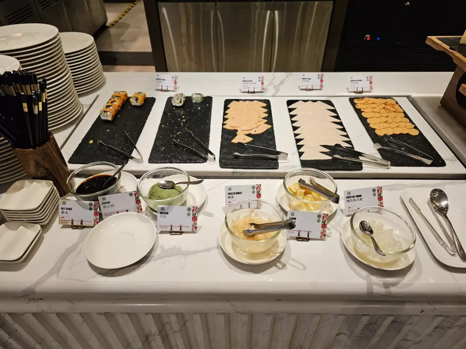 Western and Japanese cold breakfast