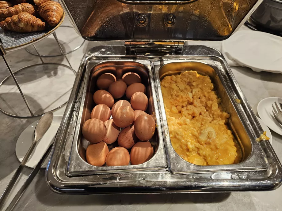 Breakfast offer - hot meals