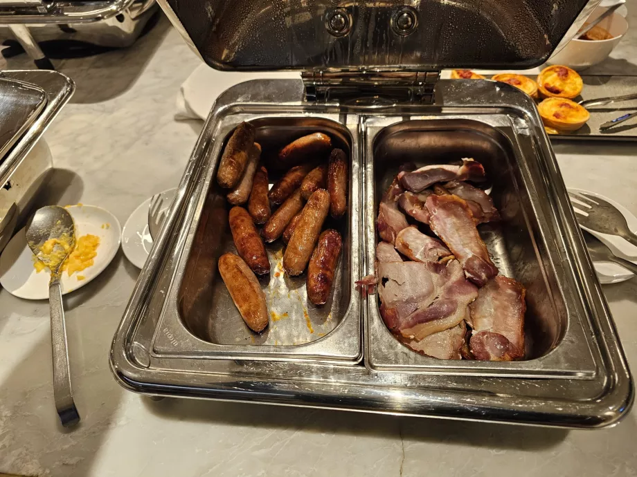 Breakfast offer - hot meals