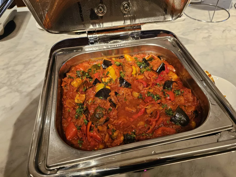 Lunch menu - hot meals