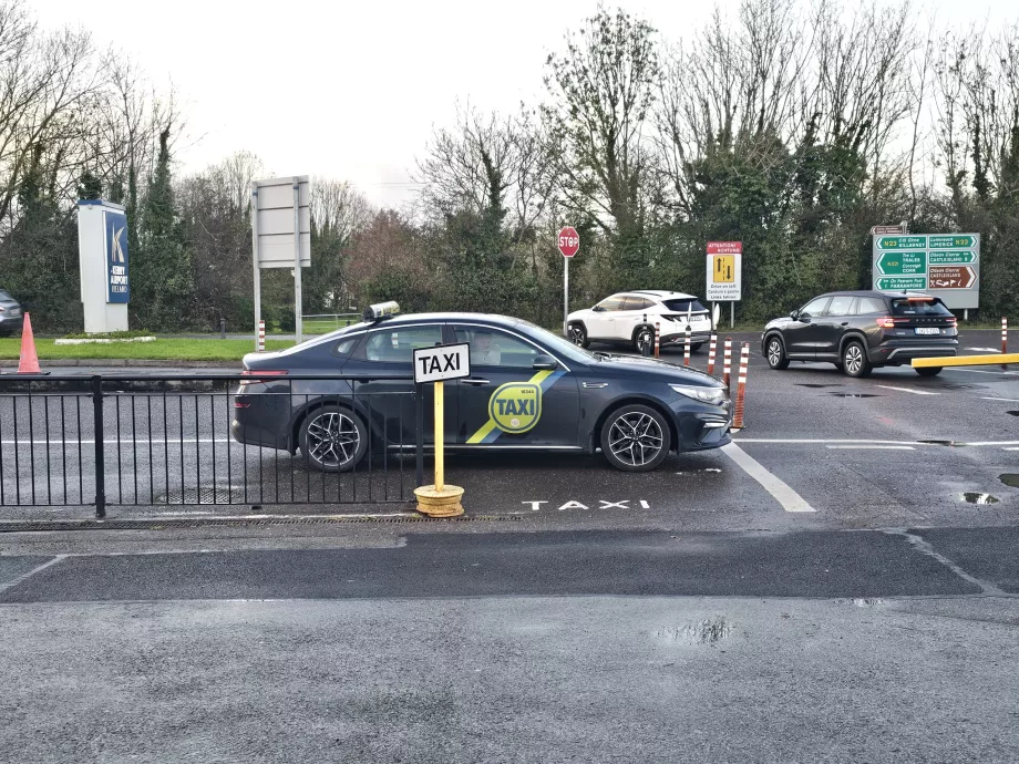 Taxi stand in front of the terminal