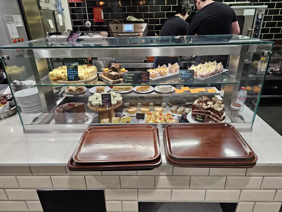 Airport restaurant, public part