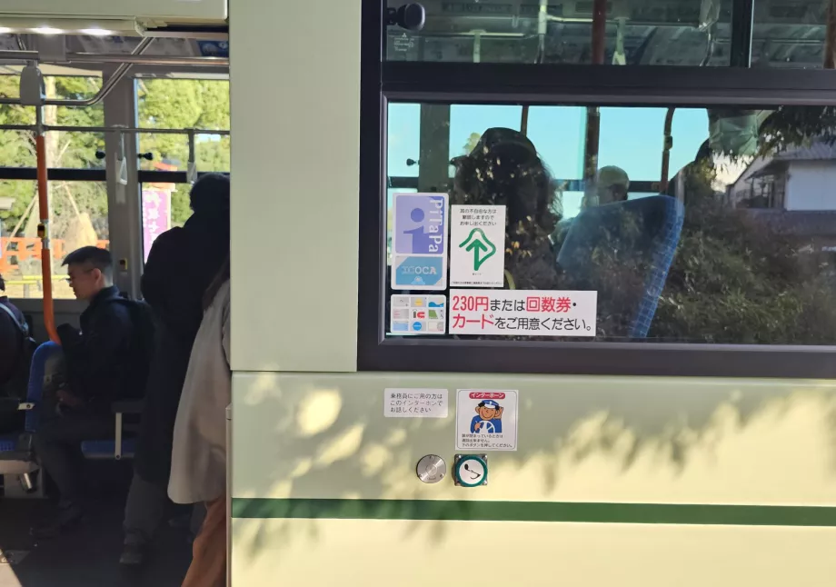 Information about payment options on the bus