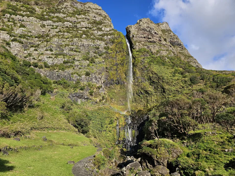 Bacalhau Waterfall in calm weather