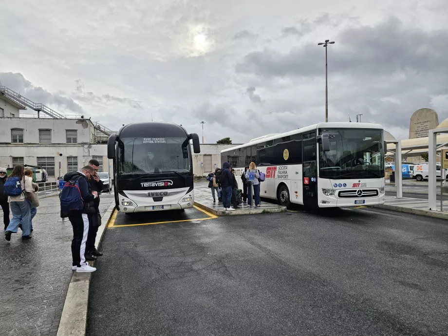 Express bus stops in the direction of Roma Termini