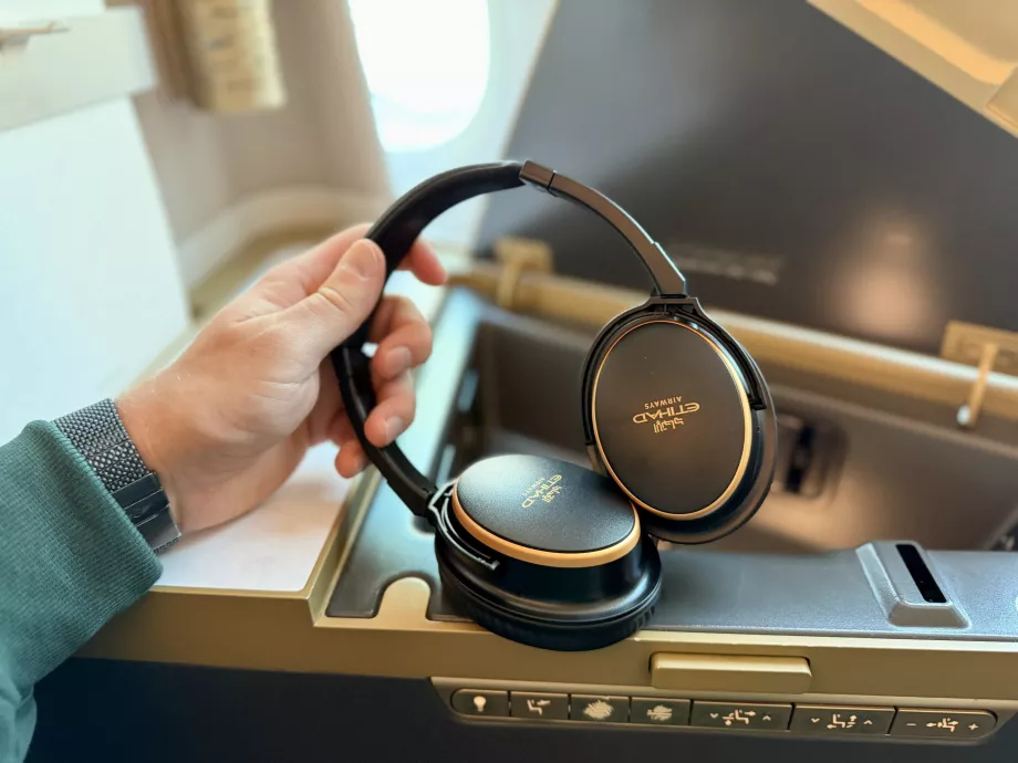 Etihad handsets for business travellers