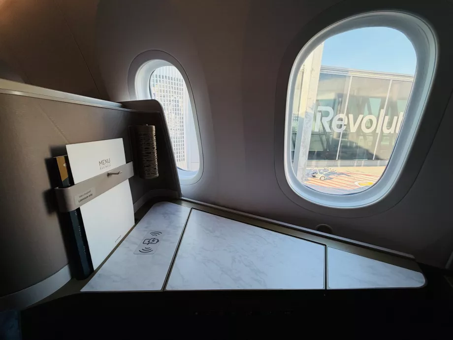 Folding table and wireless charging