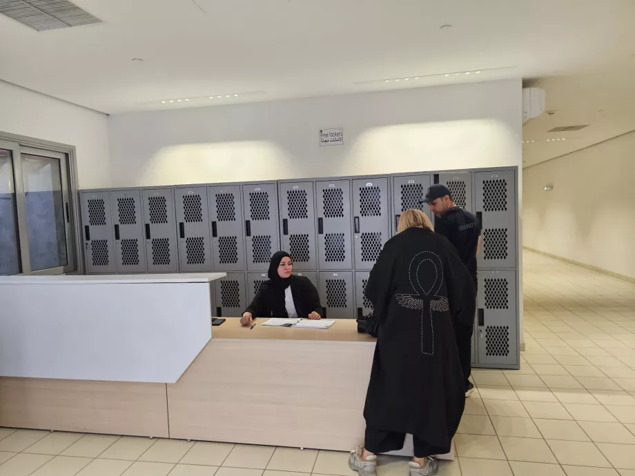 Lockers for luggage storage