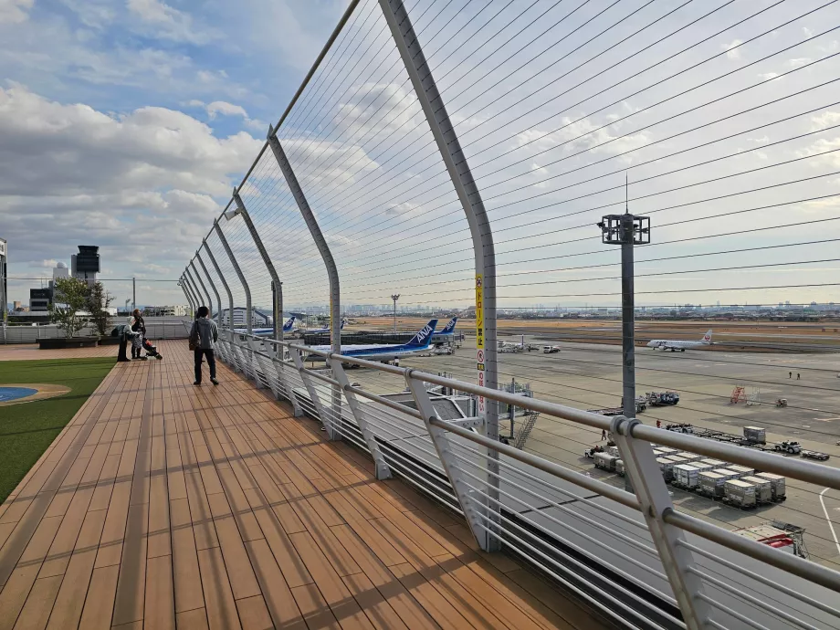 Viewing terrace on the airport area