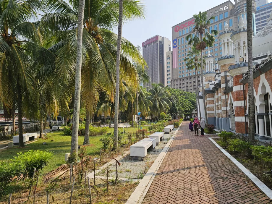 The garden of the Jamek Mosque