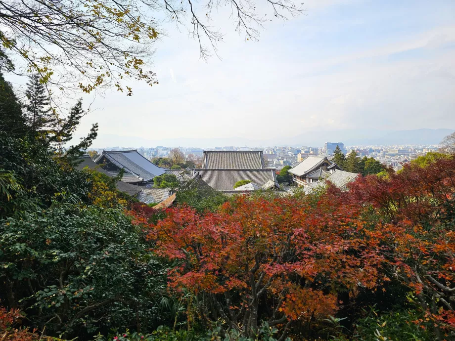 Chion-in Temple, view from the gardens