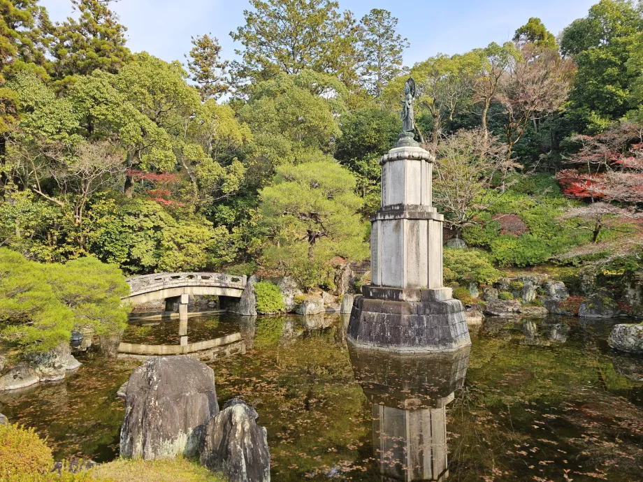 Chion-in Temple, Gardens