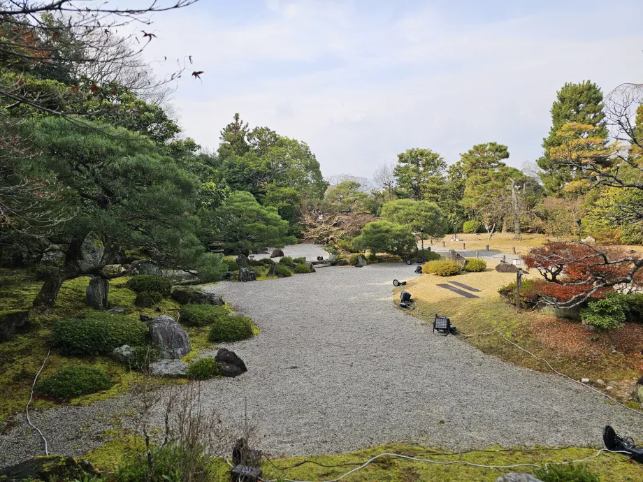 Chion-in Temple, Gardens