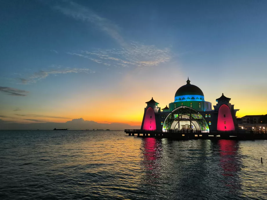 Mosque Selat Mealaka evening