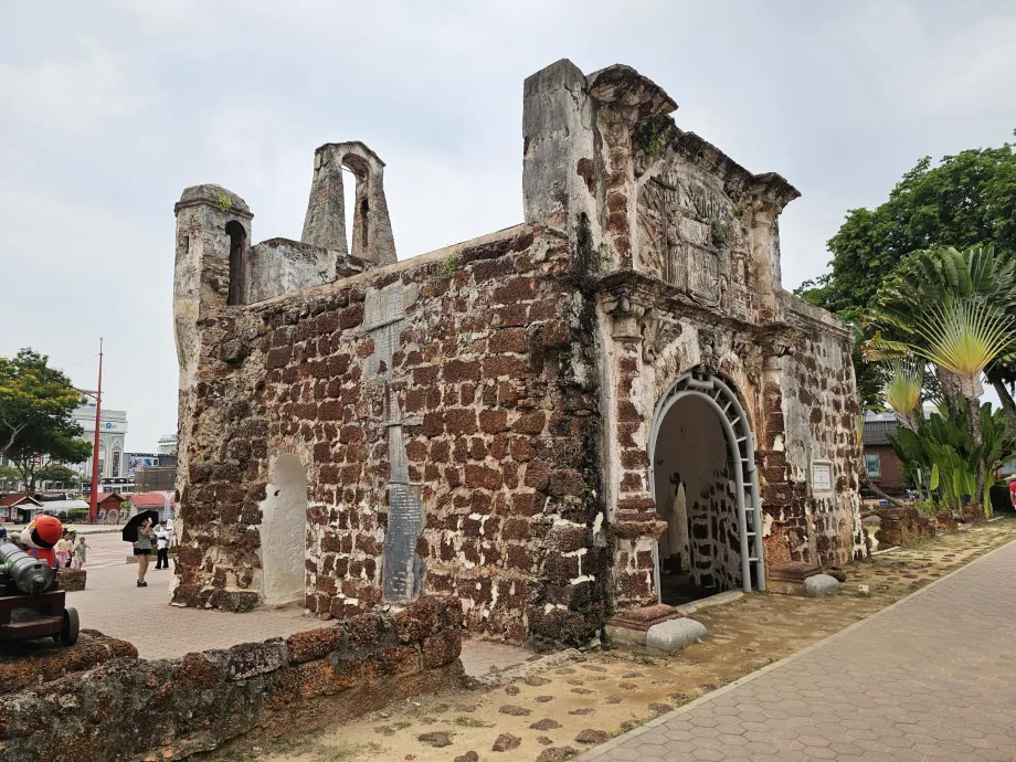 And Famosa