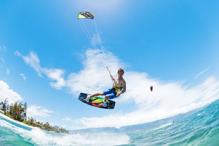 Kitesurfing