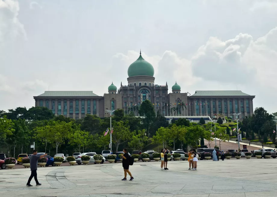 Perdana Putra