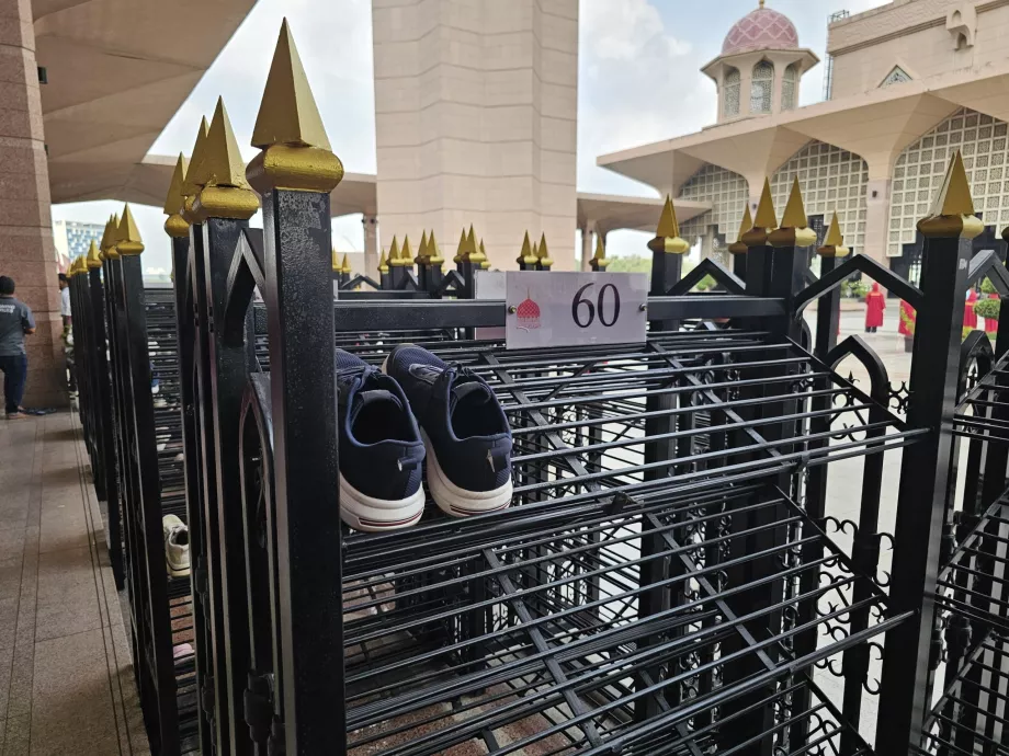 Shoe compartments